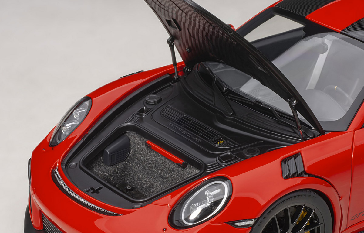 autoart-78173-6-Porsche-911-GT2-RS-Weissach-Package-guards-red-991-2 autoart-78173-6-Porsche-911-GT2-RS-Weissach-Package-guards-red-991-2