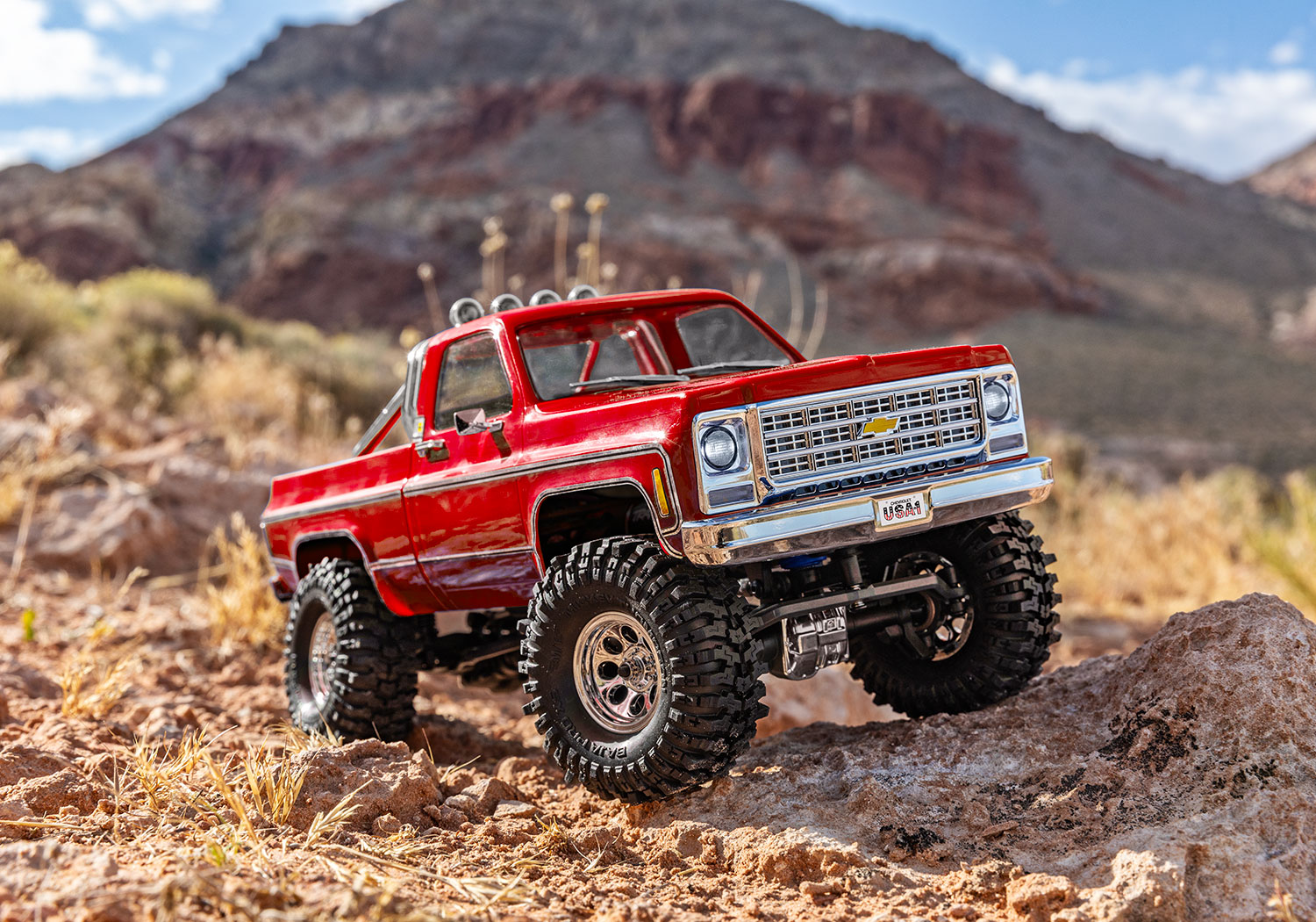 traxxas-97064-1-RED-9-Chevy-K10-High-Trail-Edition-TRX4M-Off-Road