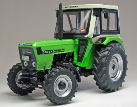 weisetoys-1054-1-Deutz-D5207A-mit Fritzmeier-Verdeck