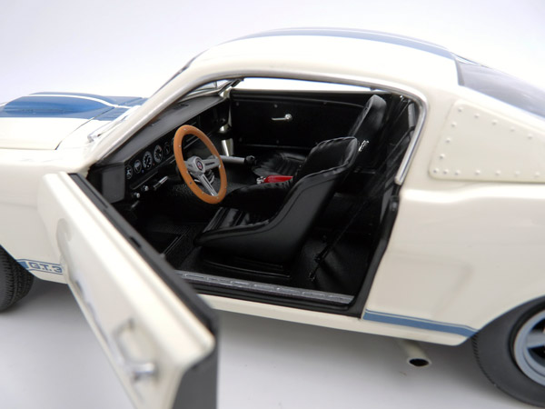 acme-A1801846-4-1965-Shelby-Ford-Mustang-GT35R-Prototype-The-Flying-Mule-limited-edition-model