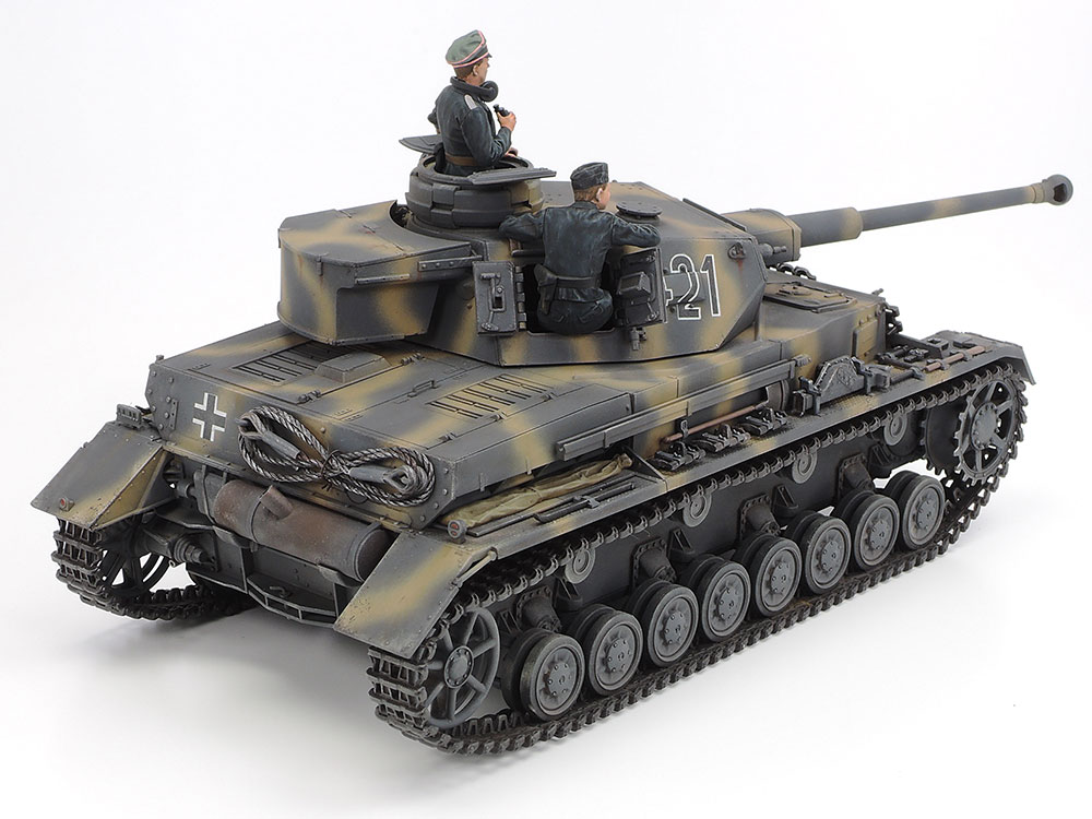 tamiya-25209-3-Panzerkampfwagen-IV-Ausf-G-early-production-mit-DKW-Motorrad-Ostfront-Figuren