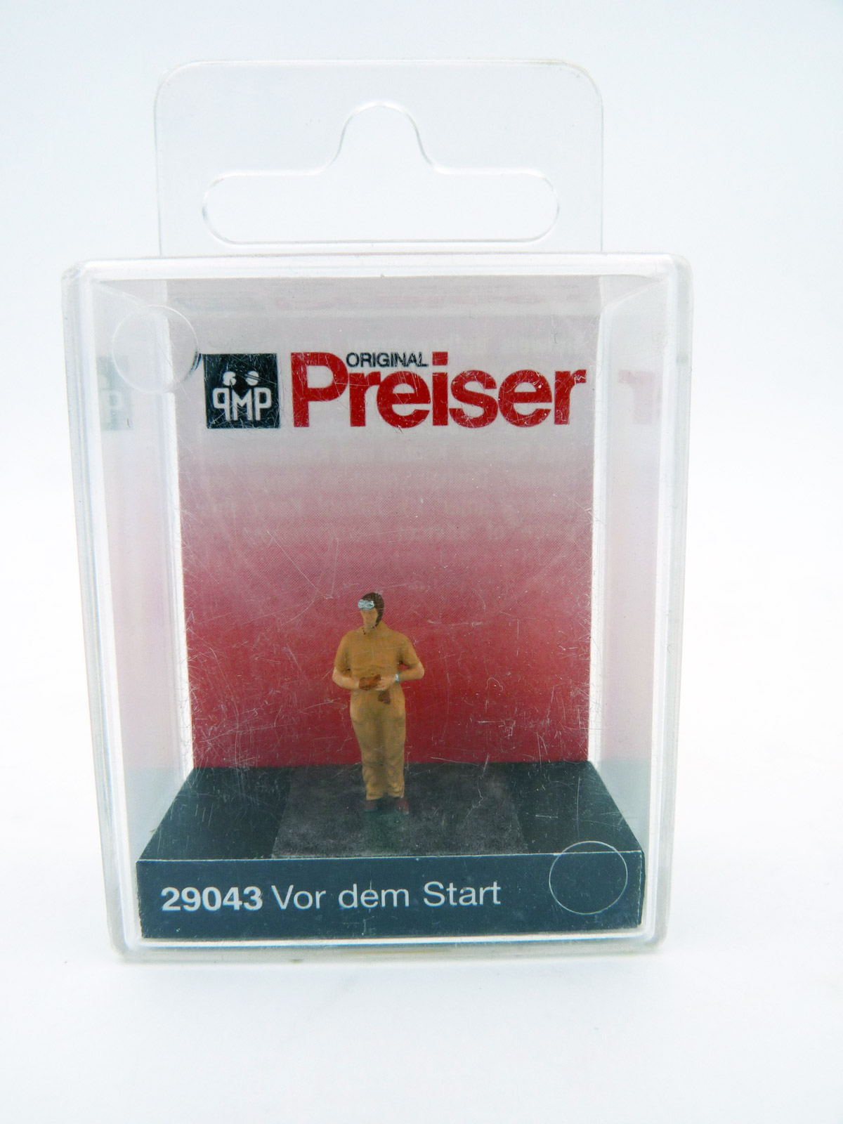 preiser-29043-Vor-dem-Start-Rennfahrer-Startvorbereitungen-Konzentration preiser-29043-Vor-dem-Start-Rennfahrer-Startvorbereitungen-Konzentration
