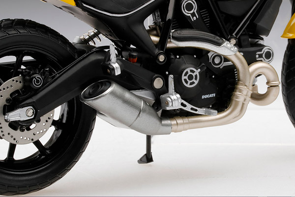 true-scale-miniatures-TSMMMC0003-4-Ducati-Scrambler-Icon-62-gelb-Retrobike true-scale-miniatures-TSMMMC0003-4-Ducati-Scrambler-Icon-62-gelb-Retrobike