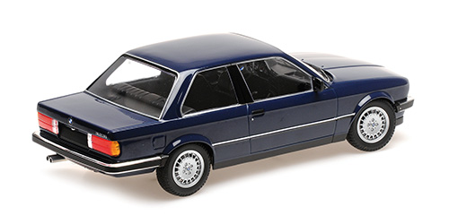 minichamps-155026009-2-BMW-E30-saturnblau-1982-hinten