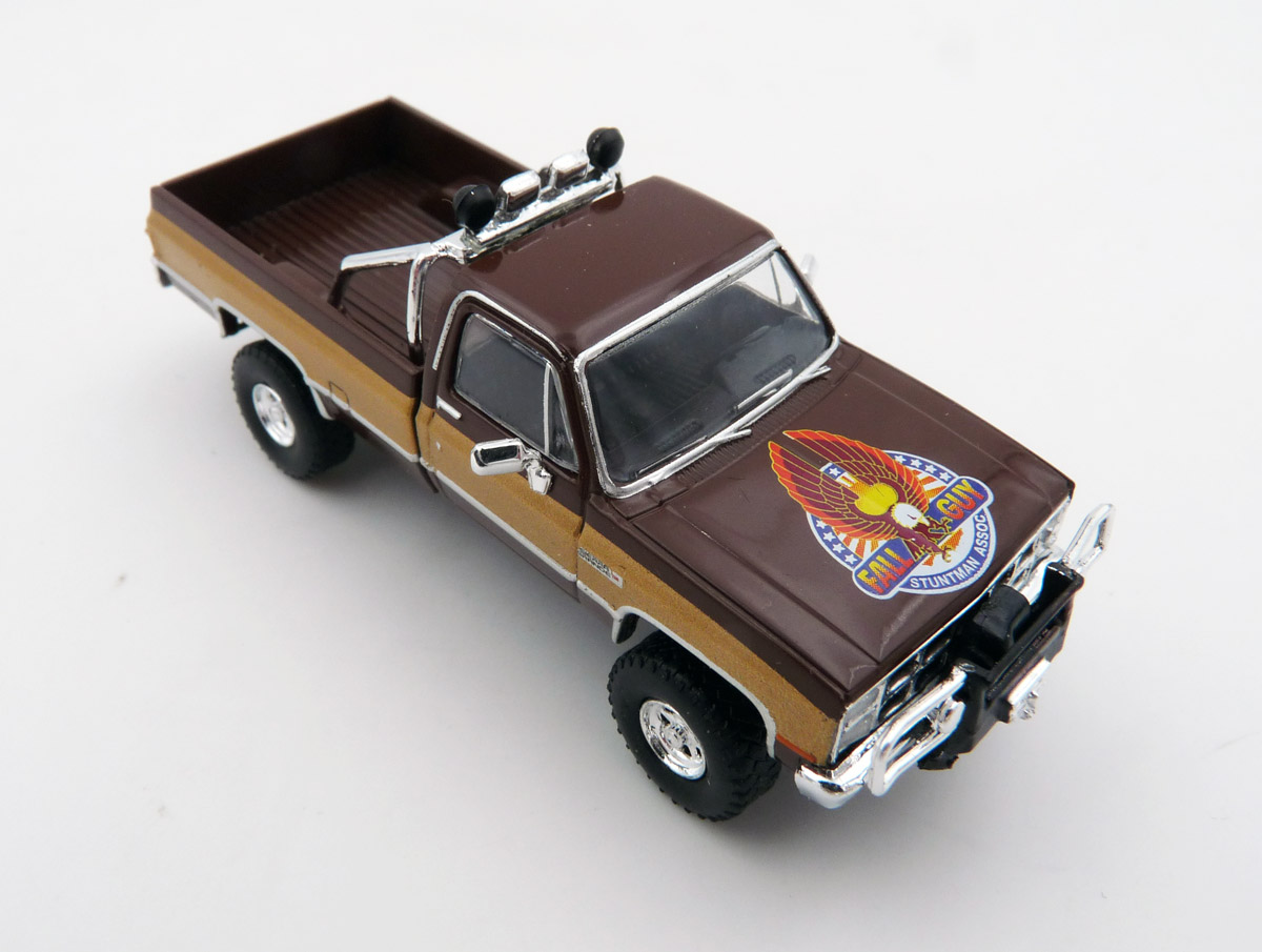 brekina-19653-3-GMC-Sierra-Grande-K2500-braun-gold-Hollywood-Stuntman