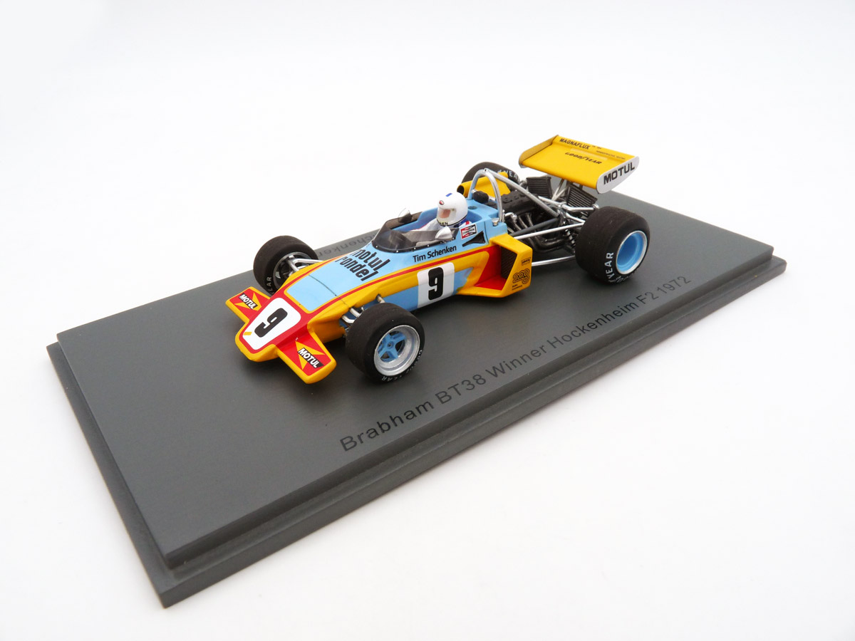 spark-S7438-1-Brabham-BT38-Cosworth-BDF-Motul-Rondel-Tim-Schenken-Sieger-Formel-2-Hockenheim-1972-9-Frontview