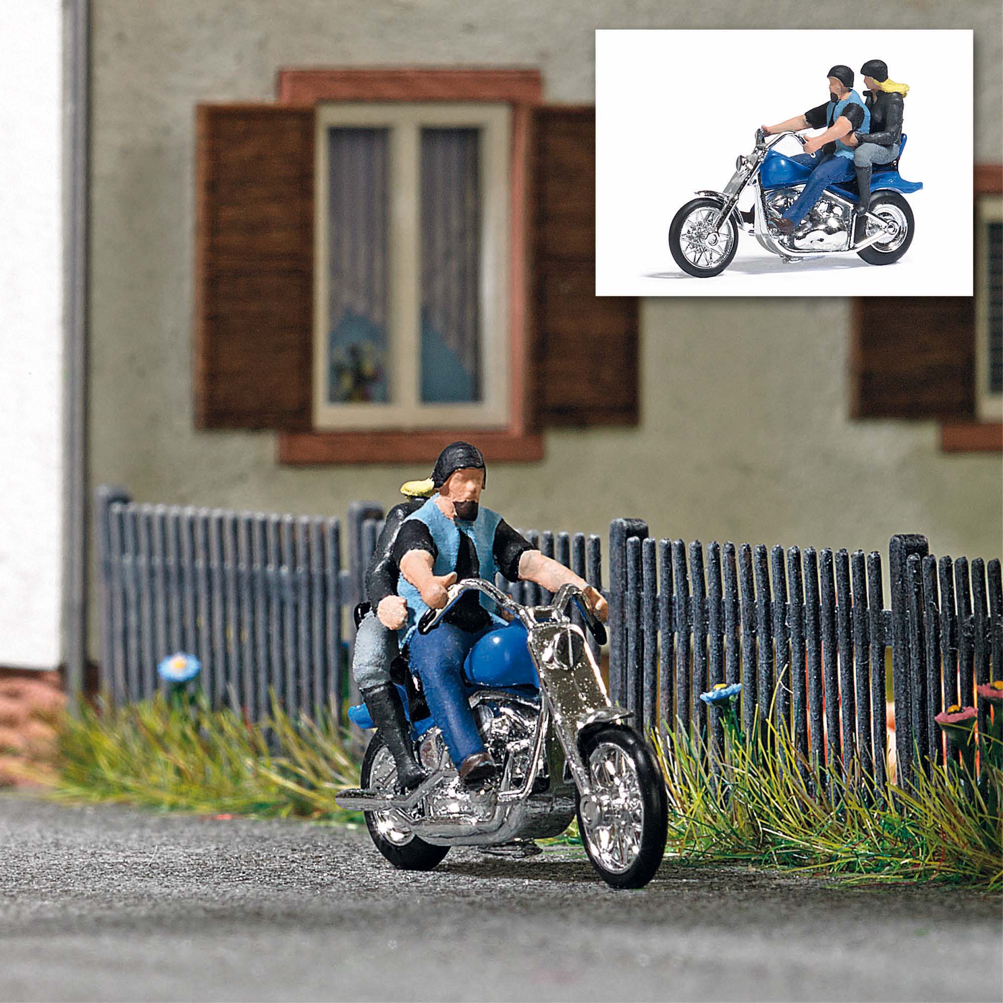 busch-7860-US-Motorrad-mit-Bikerpäarchen busch-7860-US-Motorrad-mit-Bikerpäarchen