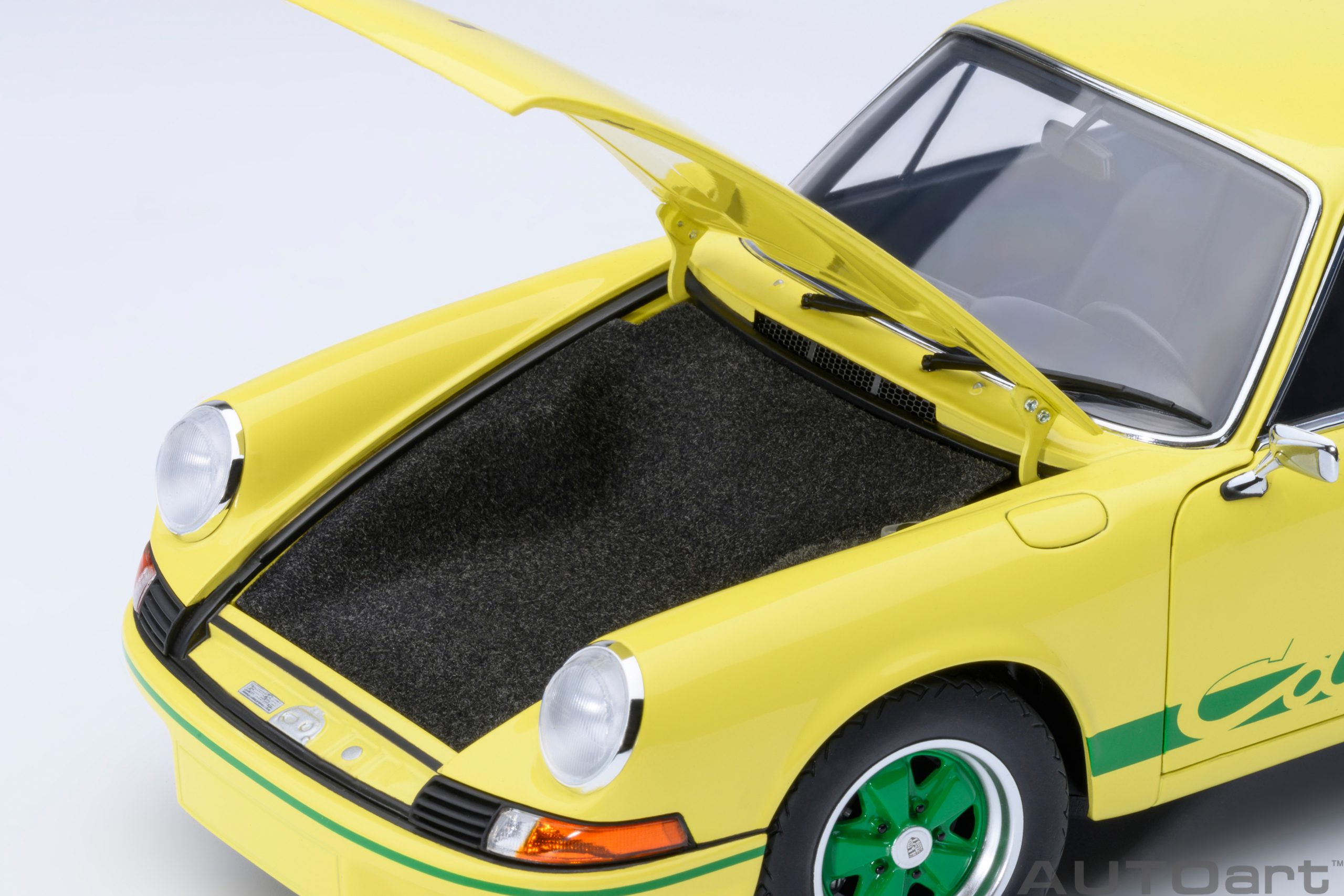 autoart-78033-2-Porsche-911-Carrera-RS-2-7-light-yellow-green-stripes-Kofferraumteppich