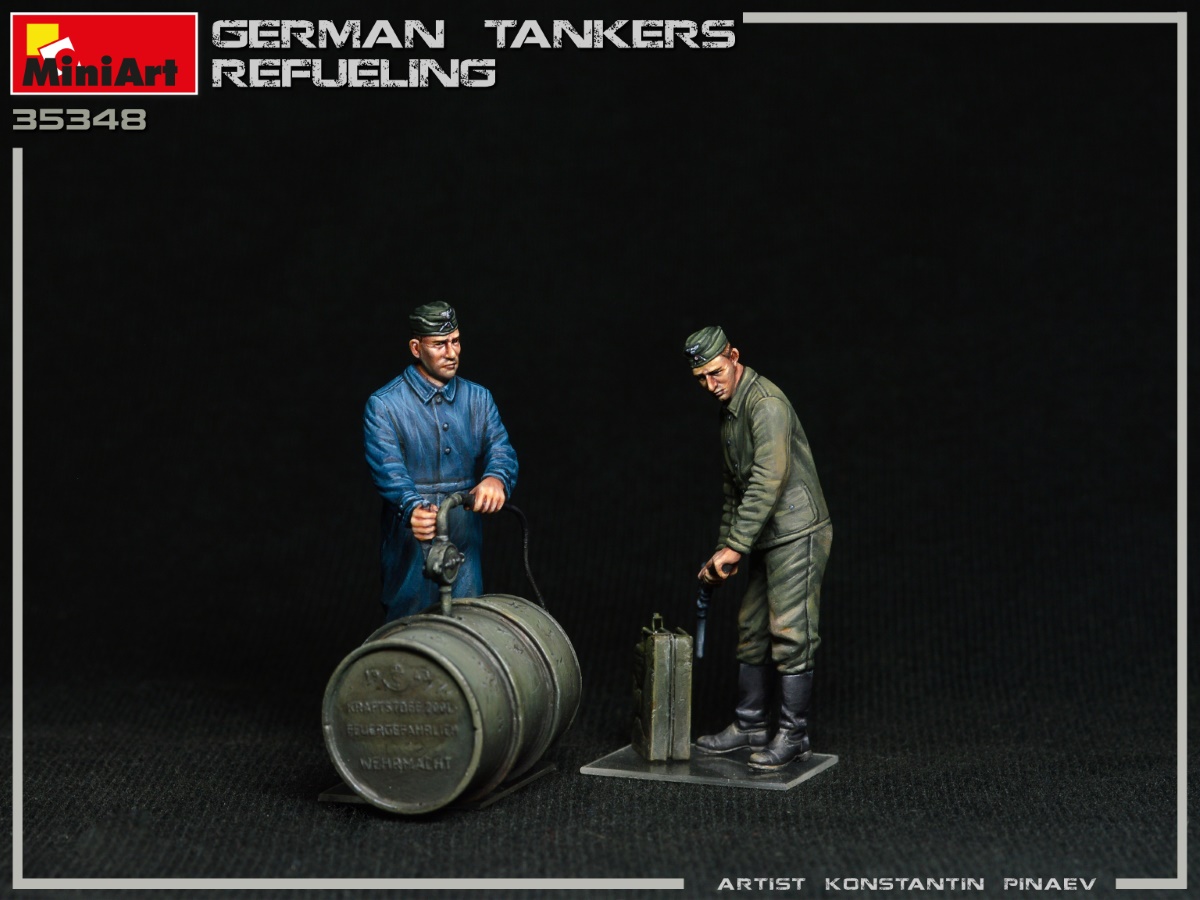 miniart-35348-2-Panzerbetankung-Handtankstelle-1930er-1940er-Jahre