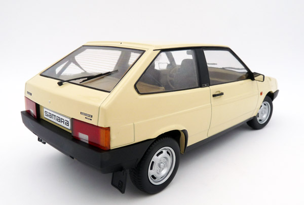 premium-scale-models-PSM-DC18003E-2-Lada-2108-Samara-1986-beige-gelb-Soviet-Zone-DDR-Eiserner-Vorhang-Sozialismus-PKW