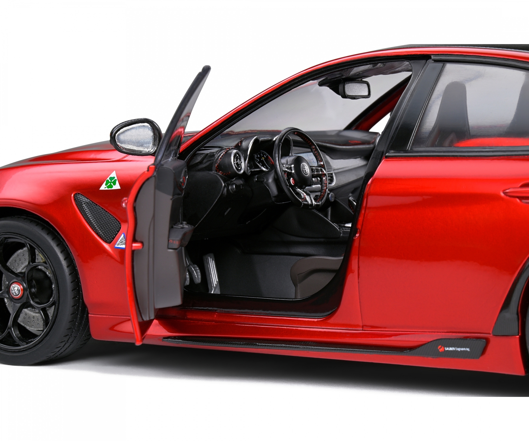 solido-S1806901-2-Alfa-Romeo-Giulia-GTA-M-2021-rosso-metallic-rot-Cockpit