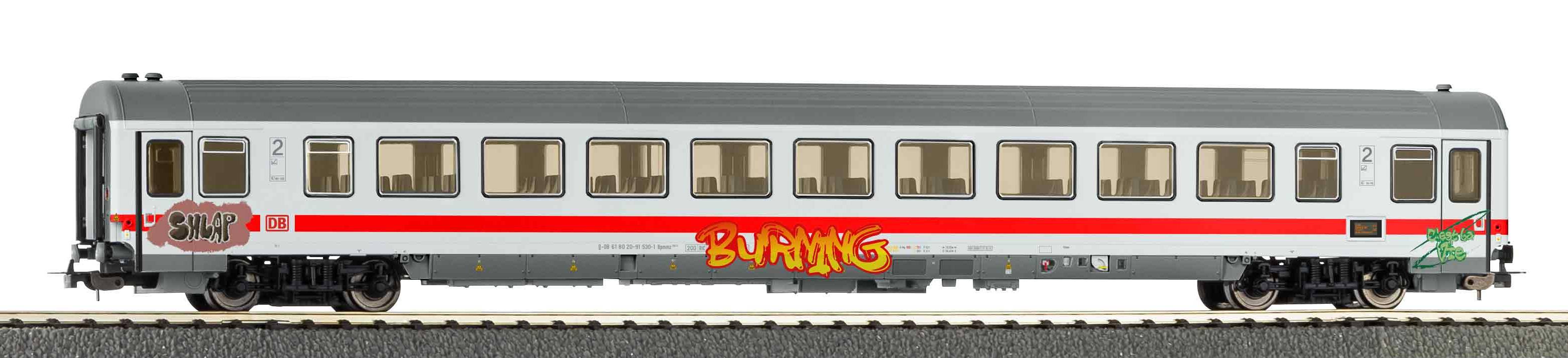 piko-58848-IC-Personenwagen-DB-AG-Bpmmz-284-5-mit-Graffiti piko-58848-IC-Personenwagen-DB-AG-Bpmmz-284-5-mit-Graffiti