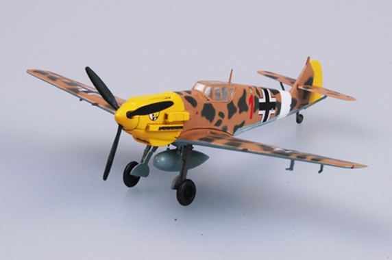 easy-model-37278-1-Messerschmitt-Bf-109-E-7-Trop-Rote-Eins