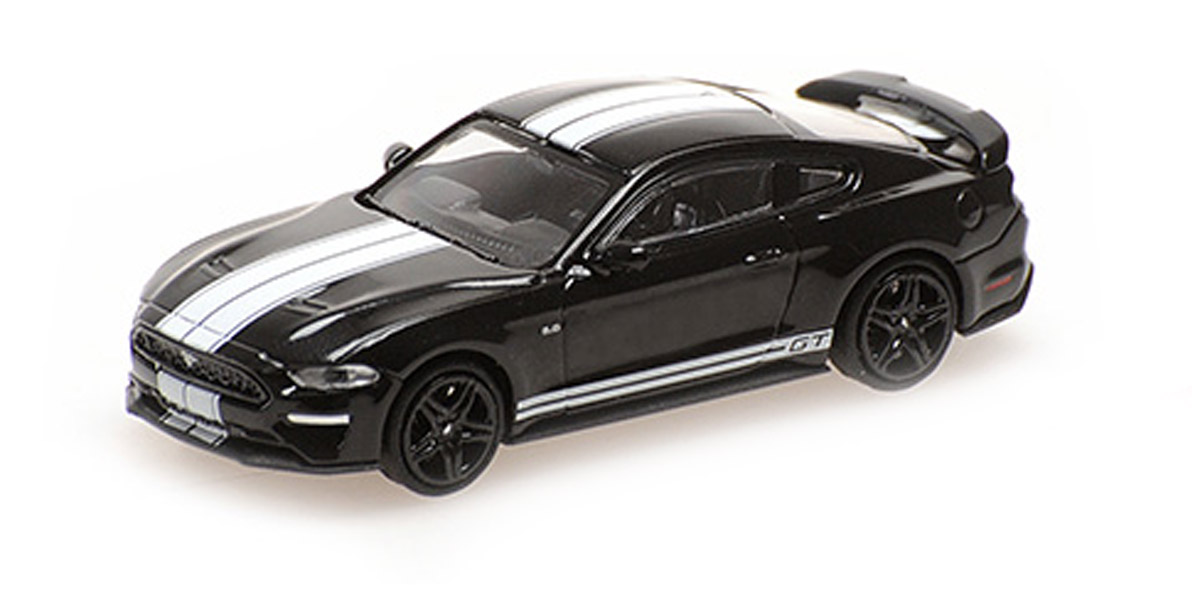 minichamps-870087022-Ford-Mustang-2018-schwarz-mit-weißen-Streifen