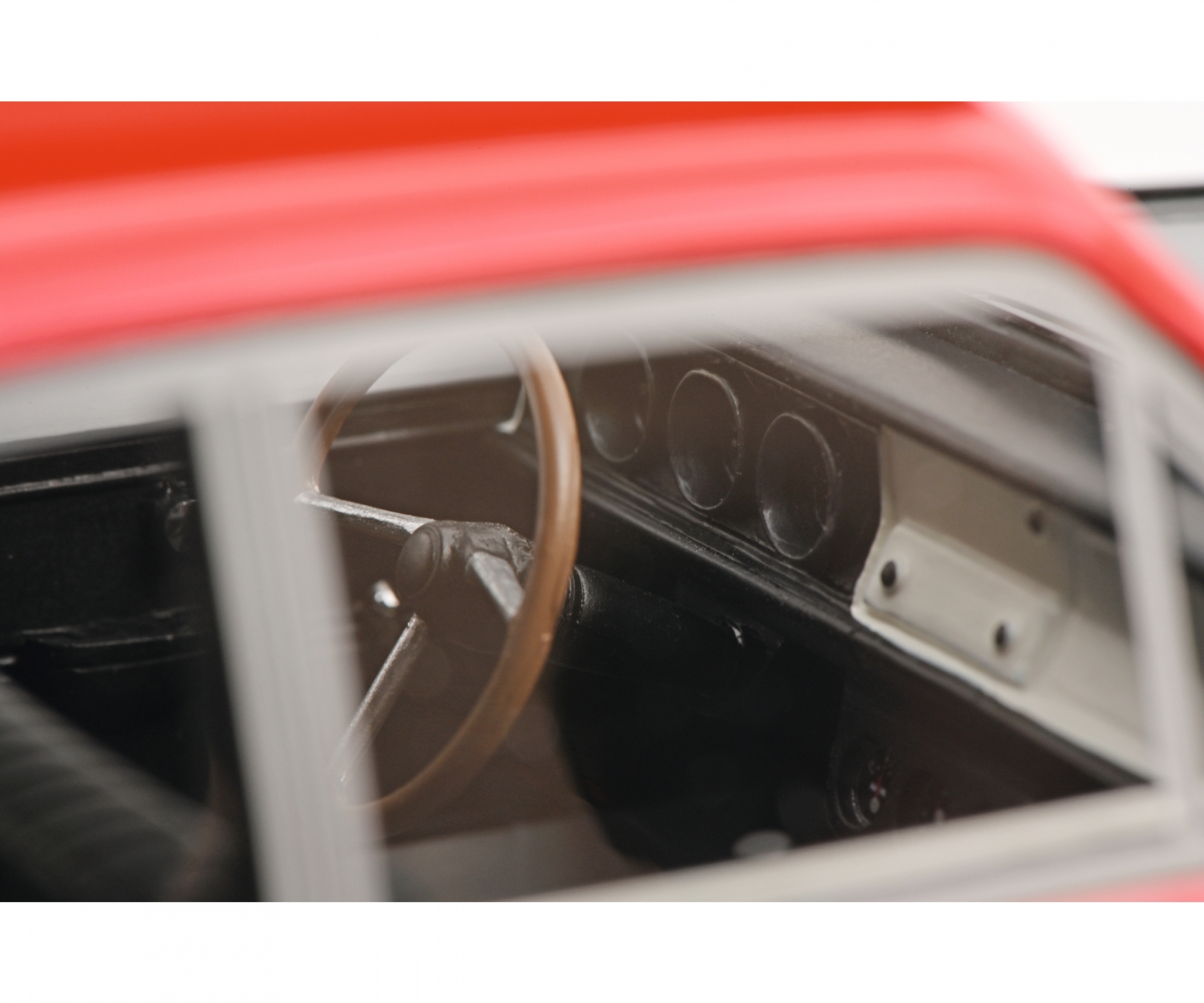 schuco-450053300-3-Opel-Kadett-B-Rallye-Coupé-rot-mattschwarz-Sportopel-Sportarmaturen-Sportlenkrad
