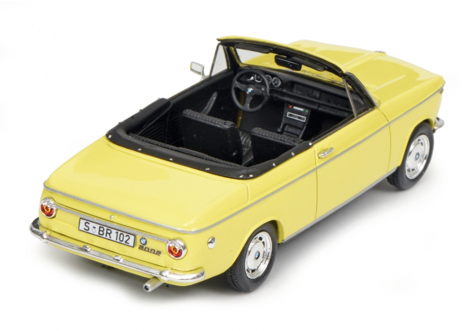 schuco-450908500-2-BMW-2002-Baur-Cabrio-gelb-70s-Flower-Power