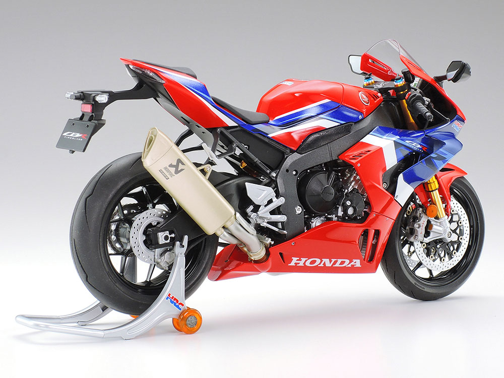 tamiya-14138-4-Honda-CBR-1000-R-R-Fireblade-SP