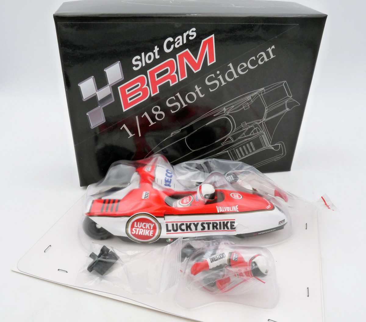 BRM-SDC02-1-LCR-Yamaha-Seitenwagen-Renngespann-FIM-Sidecar-WM-1987-Egbert-Streuer-Bernie-Schnieders-Set-Inhalt