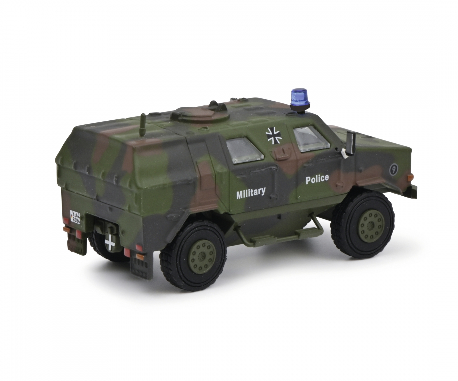 schuco-452666800-2-Dingo-I-Feldjäger-Military-Police-Bundeswehr-flecktarn-hinten