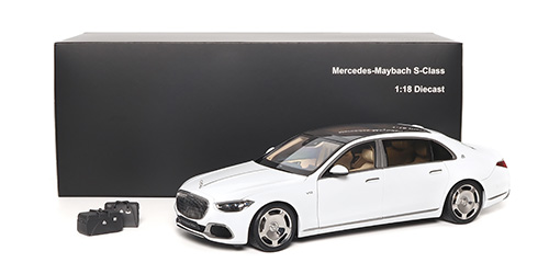 almost-real-820116-3-Mercedes-Maybach-S-Class-2021-Diamond-White-Kofferset almost-real-820116-3-Mercedes-Maybach-S-Class-2021-Diamond-White-Kofferset