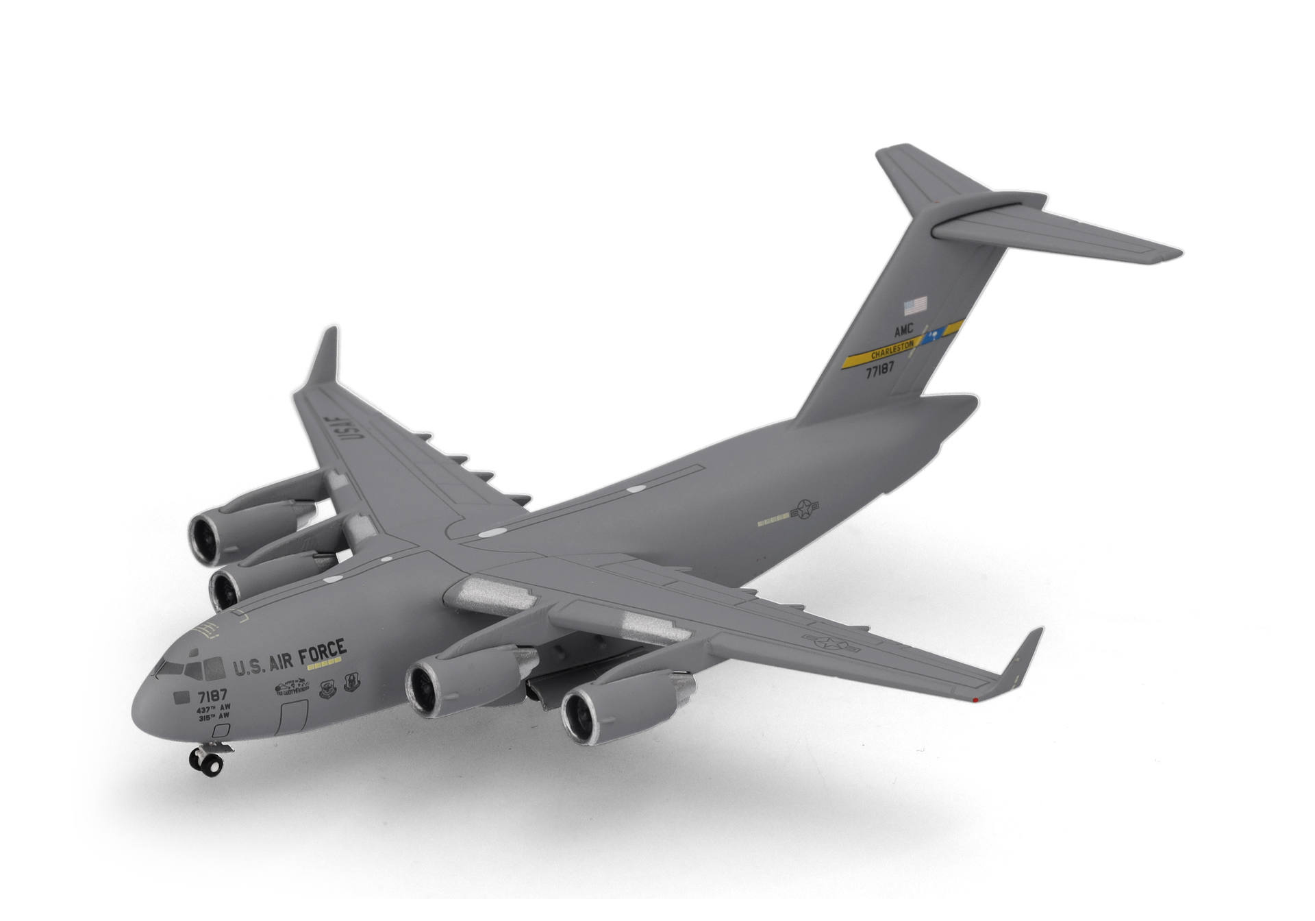 herpa-537964-1-US-Air-Force-Boeing-C-17A-Globemaster-III-437th-Airlift-Wing-Charleston-Airbase-Reg-07-7187-Candy-Bomber-Spirit