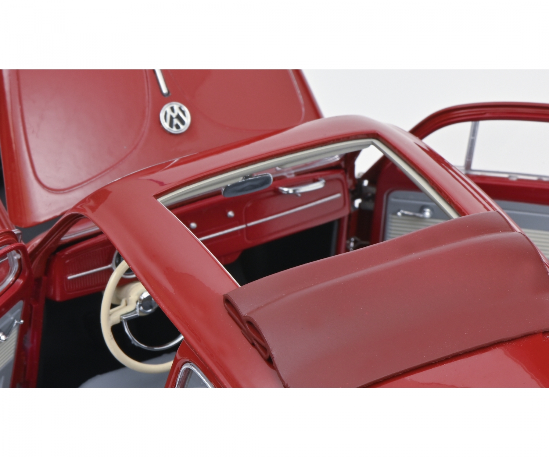 schuco-450043300-3-VW-Käfer-Faltdachlimousine-1963-rubinrot