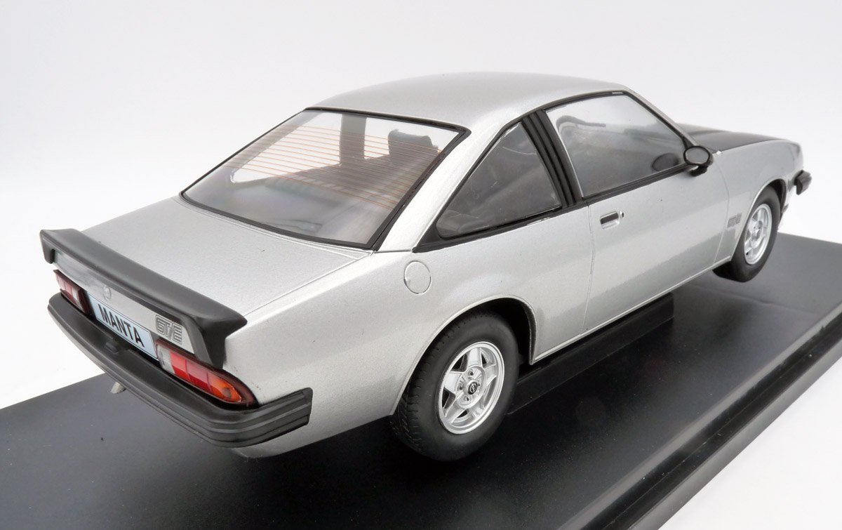 model-car-group-MCG18258-2-Opel-B-Manta-GT-E-silber-metallic-mattschwarz-hinten