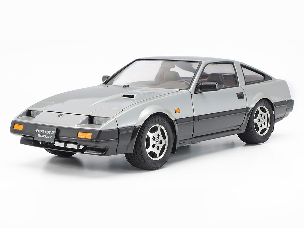 tamiya-24042-1-Nissan-Fairlady-Z-300ZX-2-Seater-80s-Sportscar-Japan