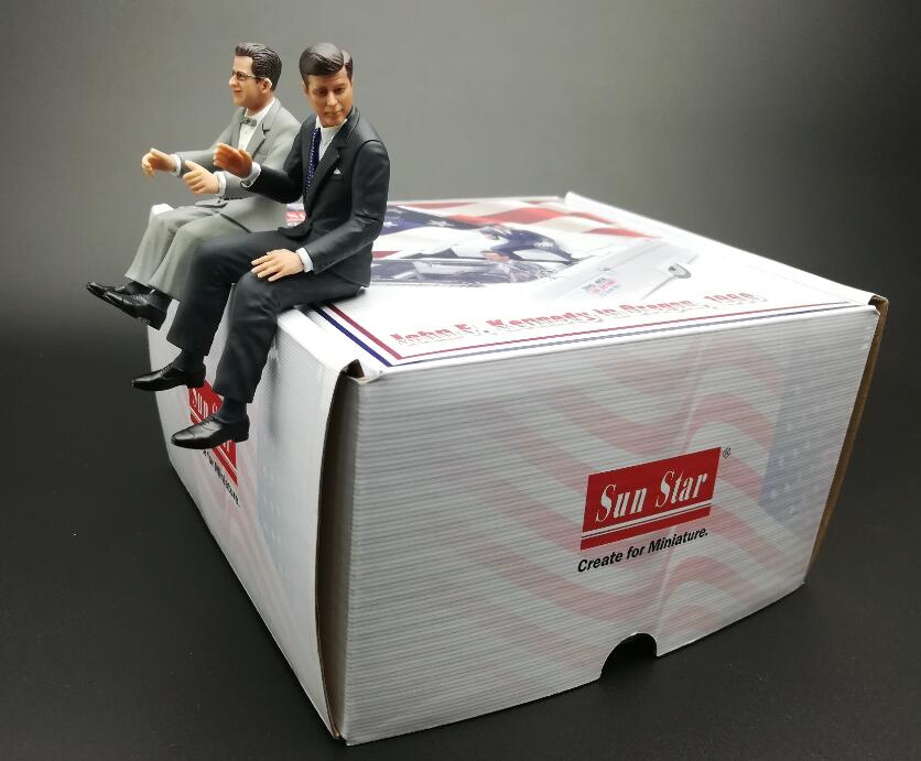 sunstar-4707-5-1958-Lincoln-Continental-Mk-III-open-convertible-John-F-Kennedy-in-Oregon-1960