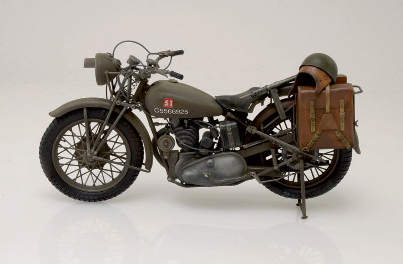 italeri-7402-3-Triumph-3HW-Tiger-80-british-military-motorcycle