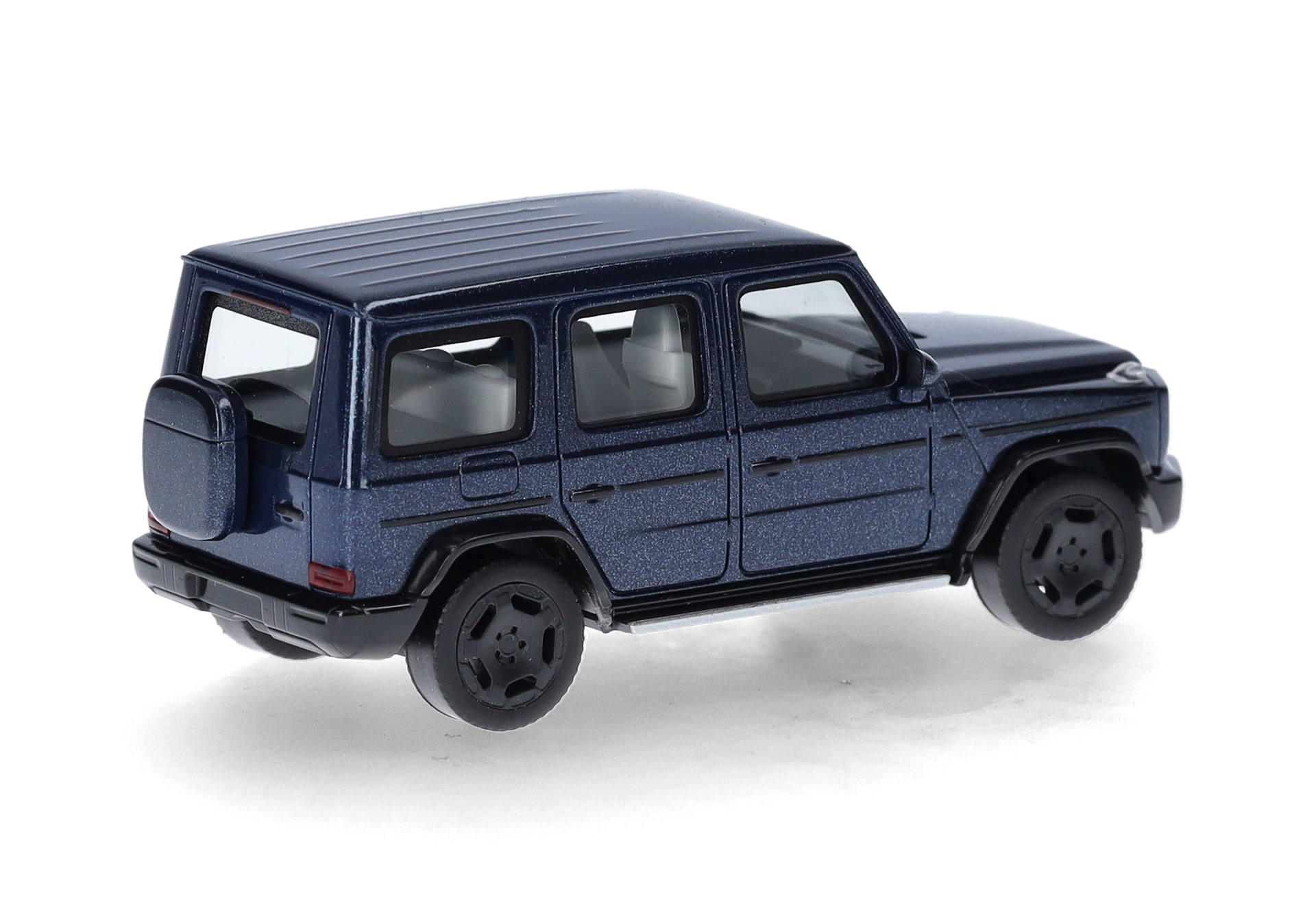 herpa-431194-2-Mercedes-G580-mit-EQ-Technologie-N465-sodalithblaumetallic