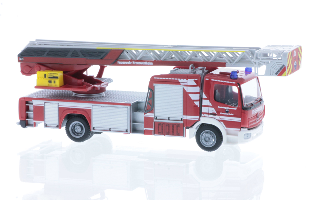 rietze-71658-MB-Atego-Magirus-DLK-32-Feuerwehr-Kreuzwertheim-Drehleiter