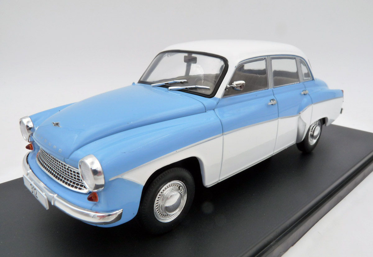 whitebox-WB124242-1-Wartburg-312-Limousine-1965-hellblau-weiß-DDR-Ostalgie-VEB