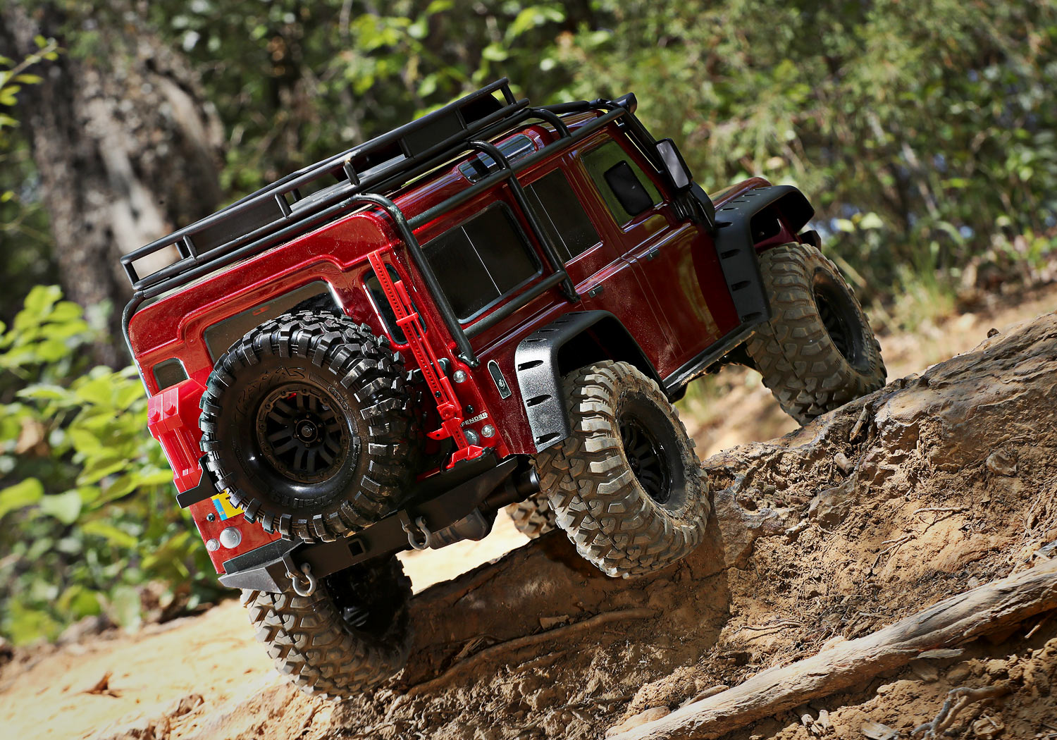 traxxas-82056-4-Red-3-TRX4-Land-Rover-Defender-scale-and-trail-crawler-metallic-rot-mit-Portalachsen