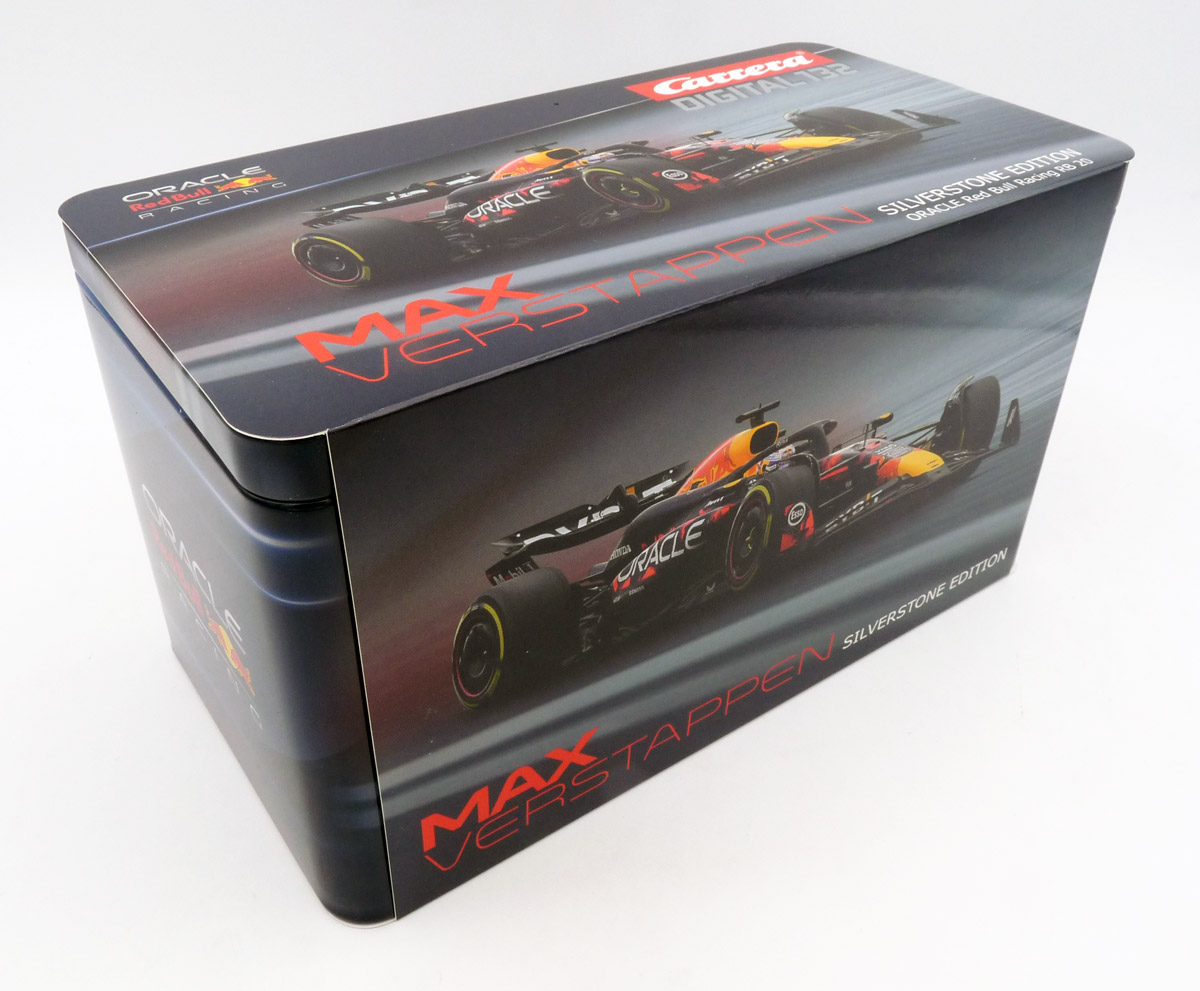 Carrera-20032048-4-Silverstone-Edition-Sondermodell-Oracle-Red-Bull-RB20-Max-Verstappen-No1-in-Blechbox
