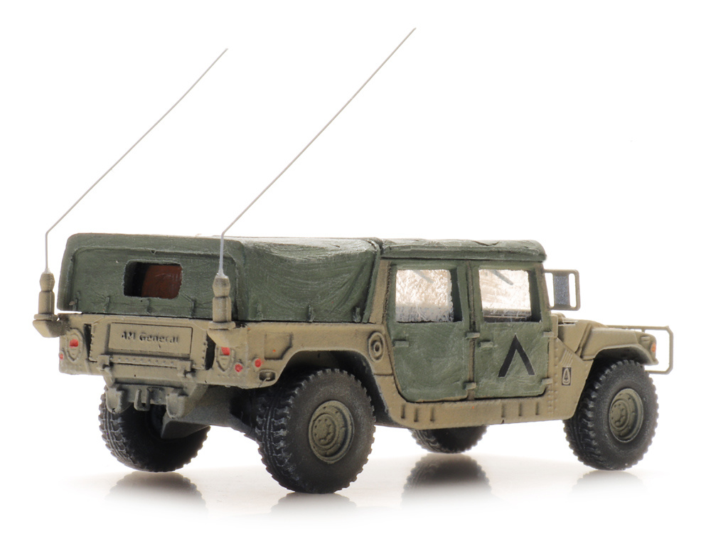 artitec-6870540-2-US-Army-Humvee-HMMWV-Softtop-Desert