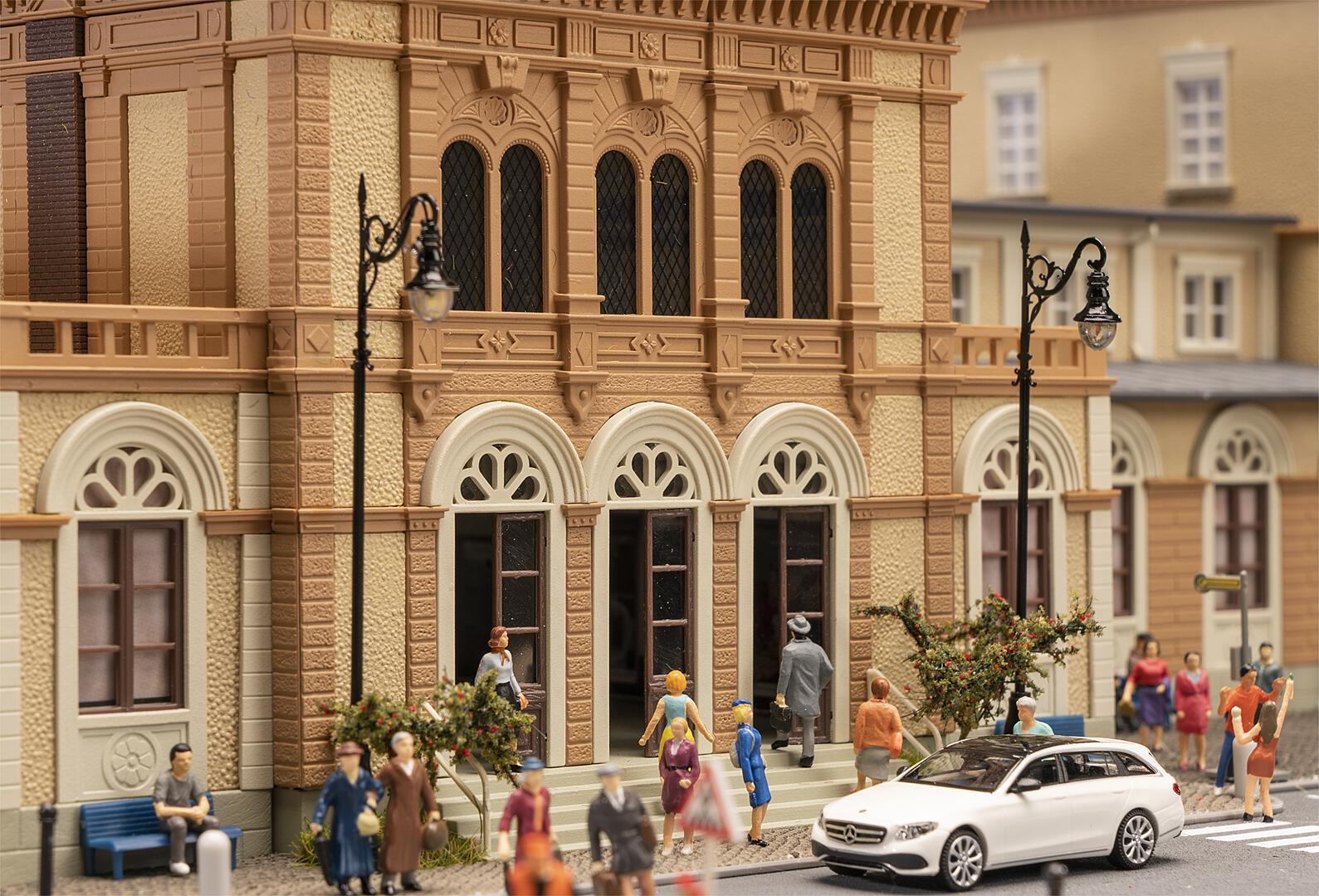 faller-110132-6-Hauptbahnhof-Neustadt-an-der-Weinstraße-Fassade-prachtvoller-Gebäudekomplex-Modellbahn faller-110132-6-Hauptbahnhof-Neustadt-an-der-Weinstraße-Fassade-prachtvoller-Gebäudekomplex-Modellbahn