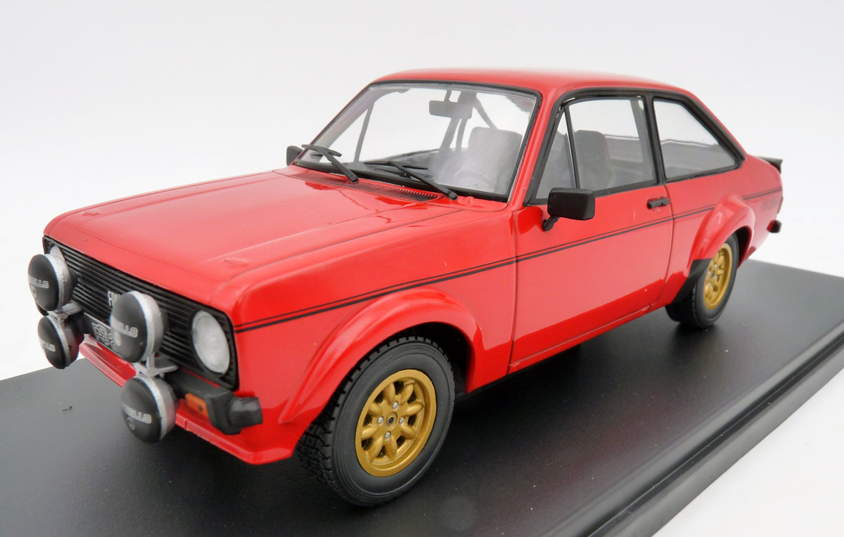 whitebox-WB124223-1-Ford-Escort-Mk-II-RS2000-rot-vorne