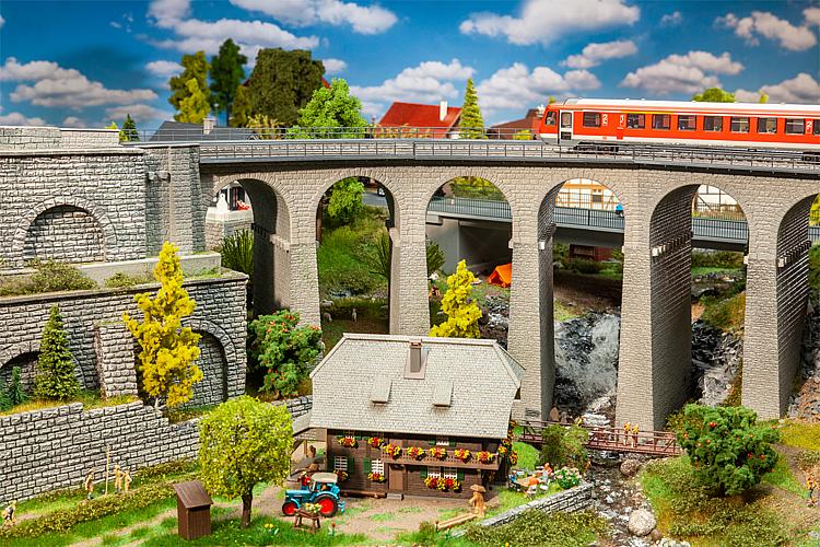 faller-120466-1-gebogenes-Viaduktset-zweigleisig-imposantes-Bauwerk