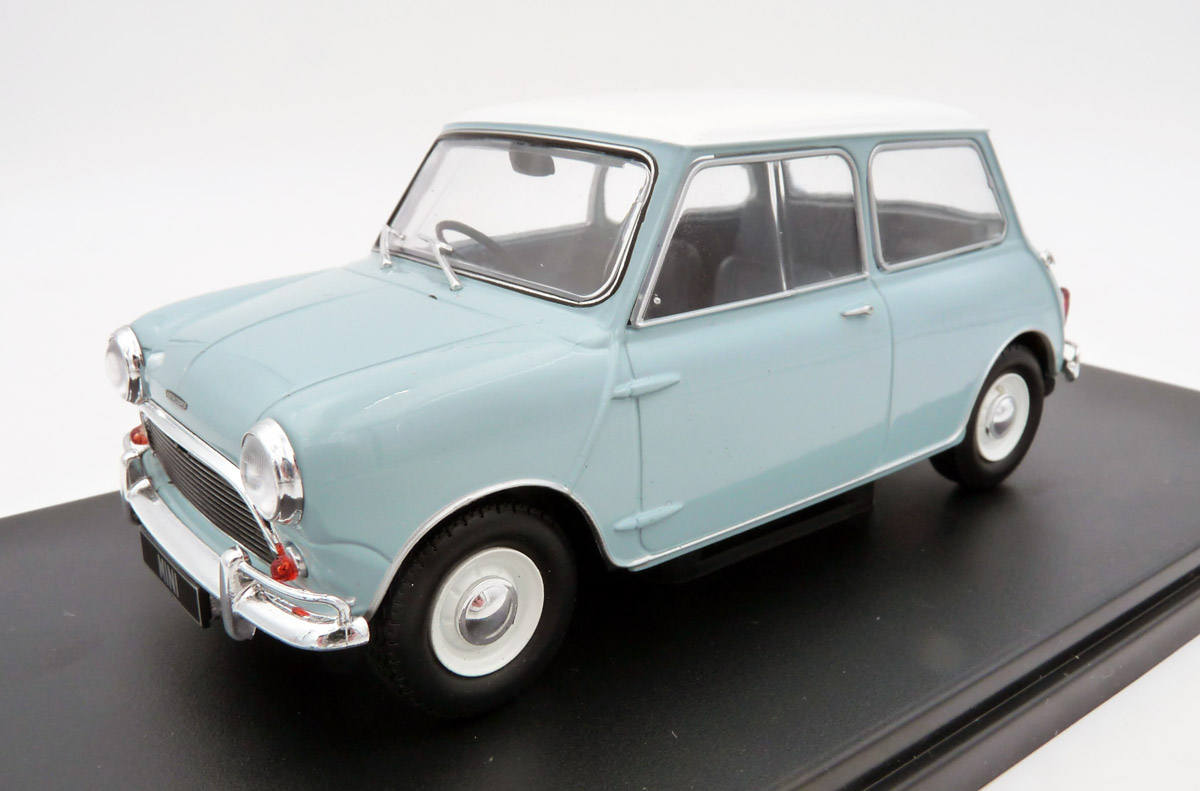 whitebox-WB124183-1-Austin-Mini-Cooper-S-hellblau-vorne-Frontantrieb