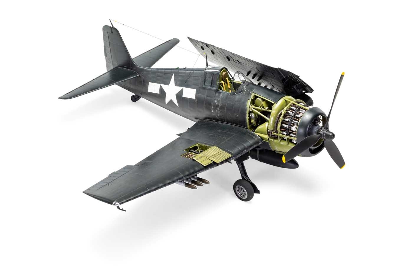 airfix-A19004-2-Grumman-F6F-5-Hellcat-Riesenbausatz