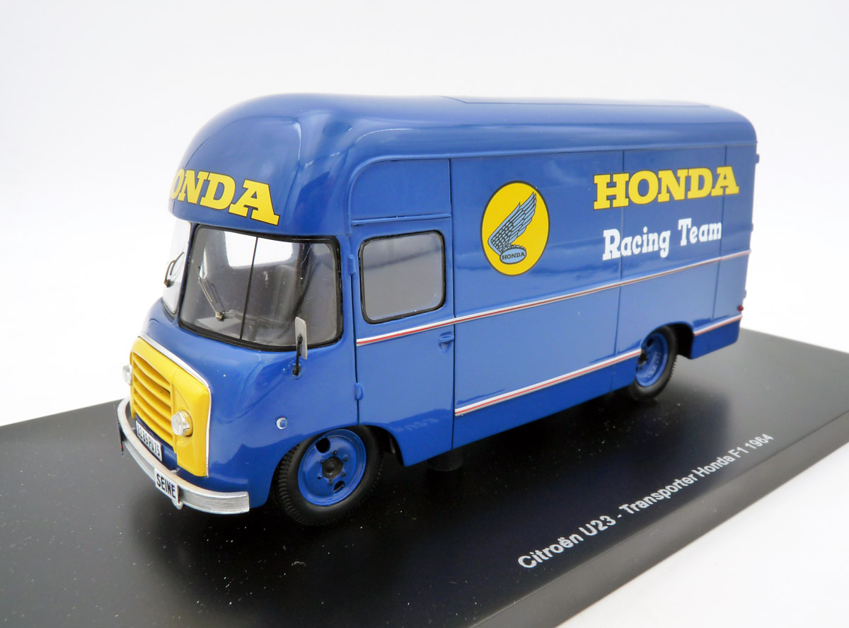 spark-S5950-1-Honda-Racing-Team-Werksteam-Renntransporter-1964-blau-front