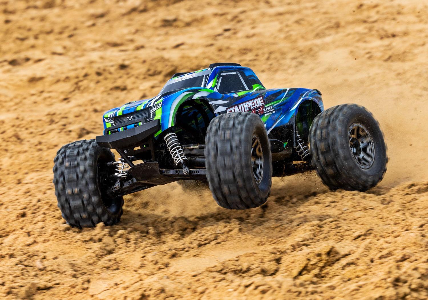 traxxas-903764-4-GRN-9-Stampede-4x4-VXL-Brushless-Actionshot-Gelände traxxas-903764-4-GRN-9-Stampede-4x4-VXL-Brushless-Actionshot-Gelände