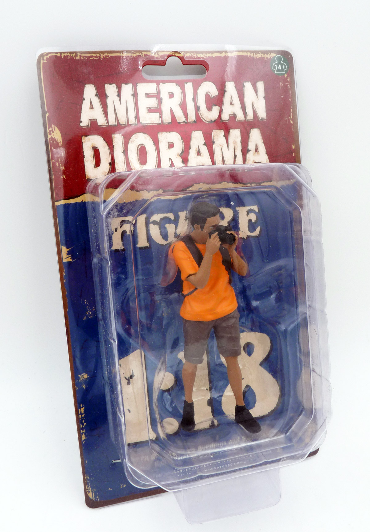 americandiorama-AD76294-1-Thomas-Besucher-mit-Kamera-Car-Meet-Figur