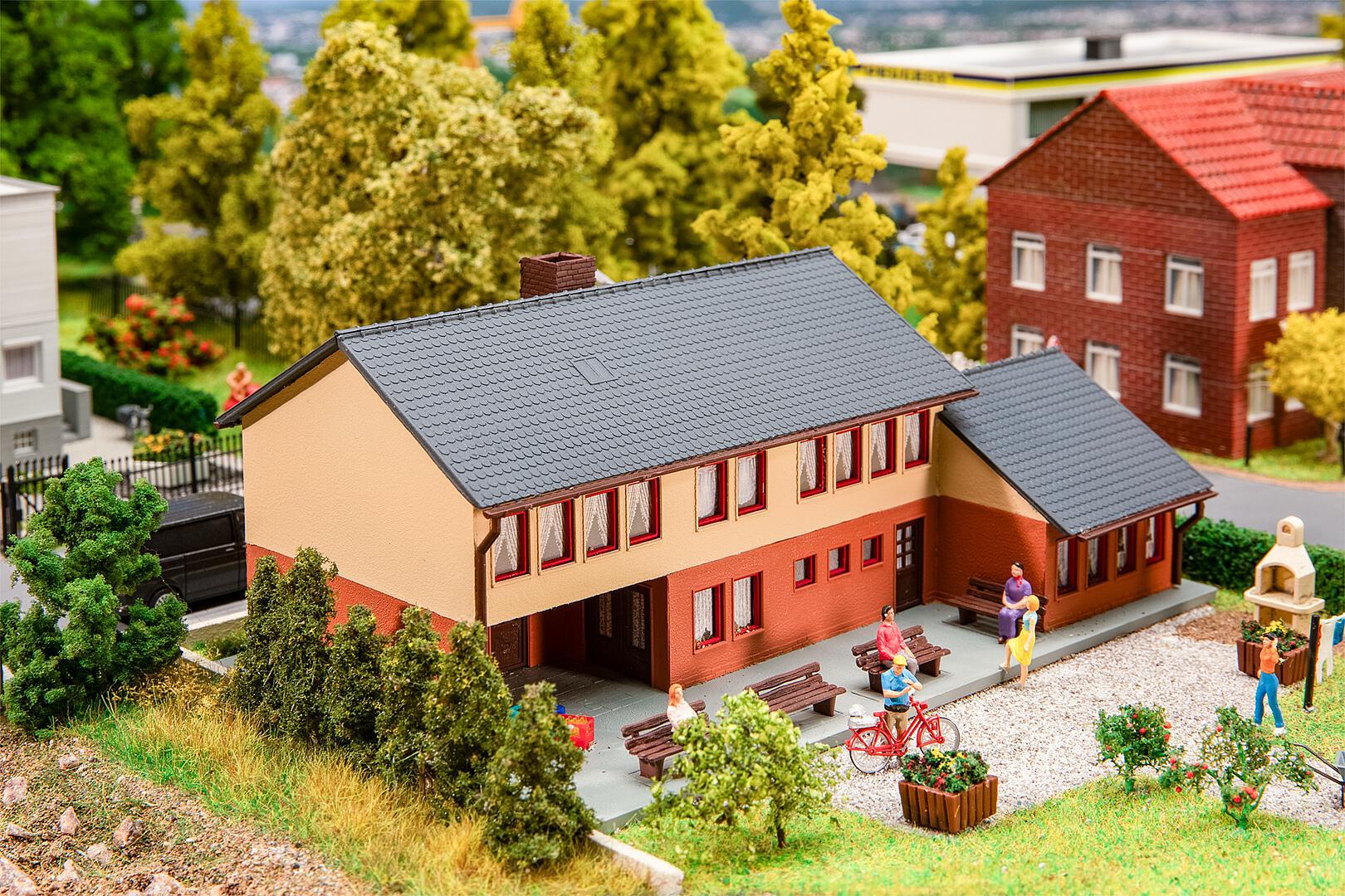 faller-131319-1-Gemeindehaus