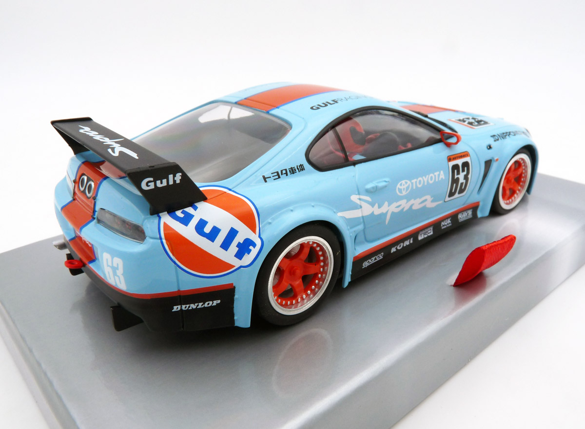 revo-slot-RS0266-2-Toyota-Supra-Gulf-63-GT-Racing-Series-hinten