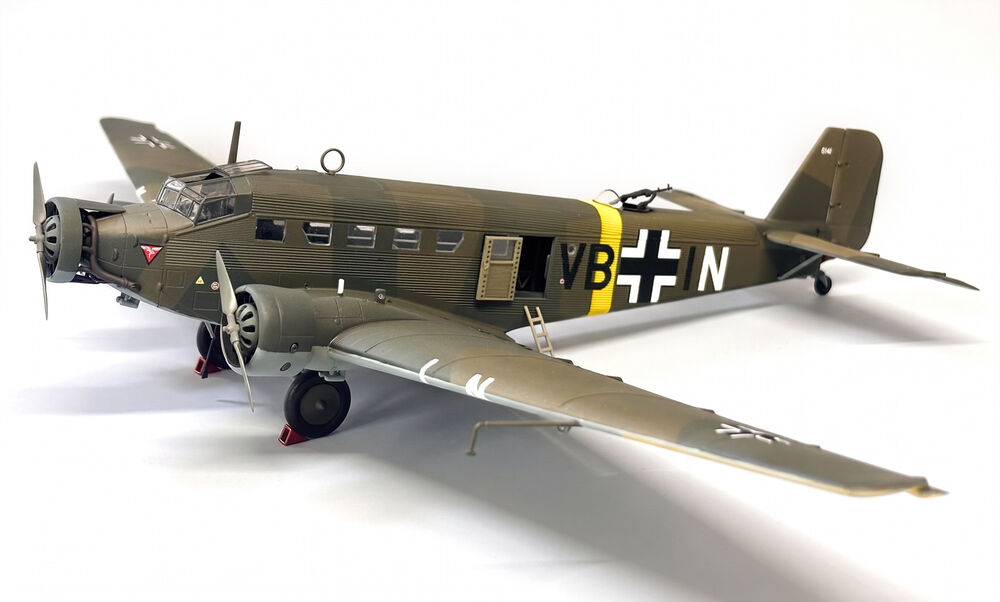 Airfix-A08022-3-Junkers-Ju52-3m-g4e-Transportflugzeug-Fliegerkorps-Russland-1941