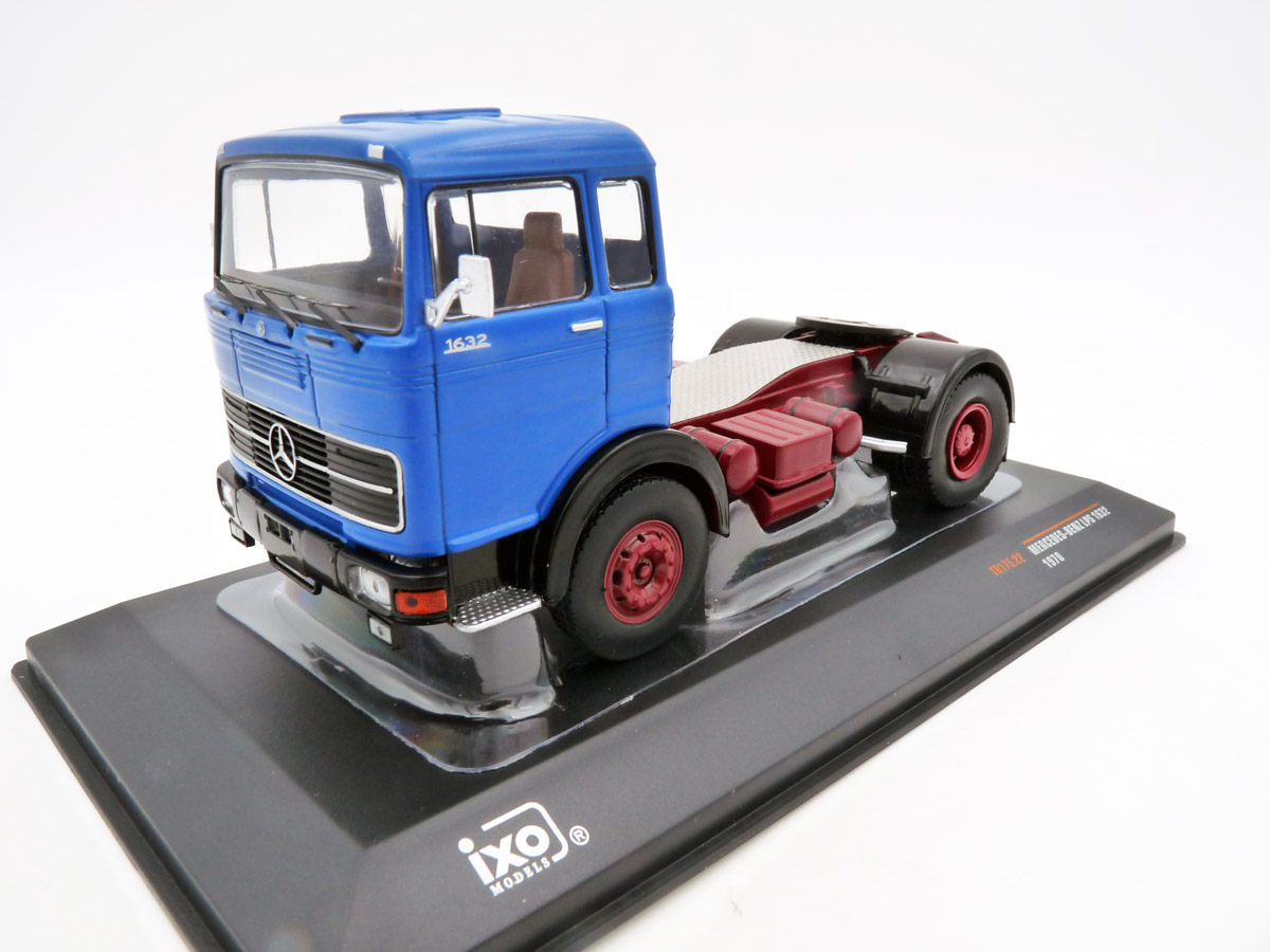 ixo-TR17522-1-Mercedes-Benz-LPS-1632-Zugmaschine-Schwerer-Frontlenker-Pullman-Kabine-blau ixo-TR17522-1-Mercedes-Benz-LPS-1632-Zugmaschine-Schwerer-Frontlenker-Pullman-Kabine-blau
