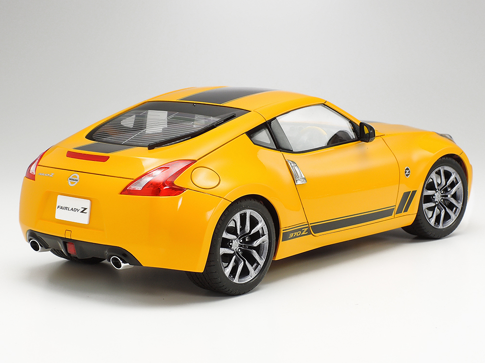 tamiya-24348-4-NIssan-370Z-Heritage-Edition