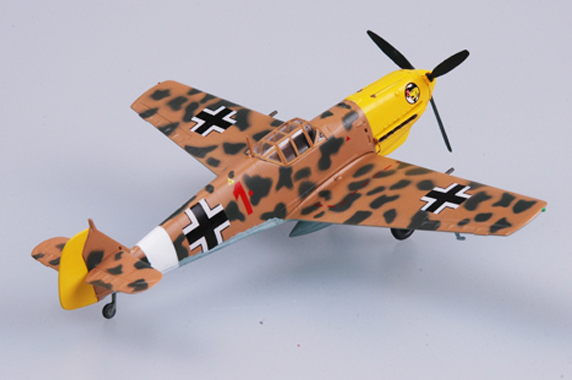easy-model-37278-2-Messerschmitt-Bf-109-E-7-Trop-Rote-Eins-Tropenkühler